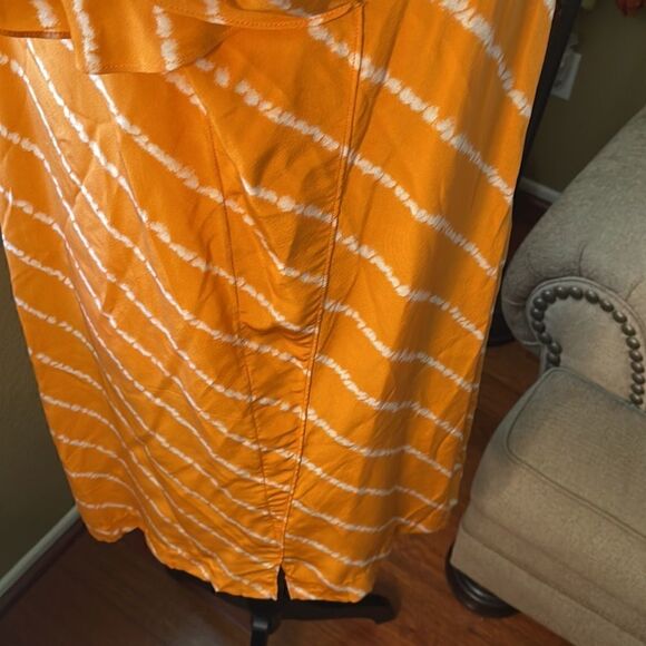 BCBGMAXAZRIA Draped Silk Dress in Striped Citrus, SZ M - Picture 8 of 10
